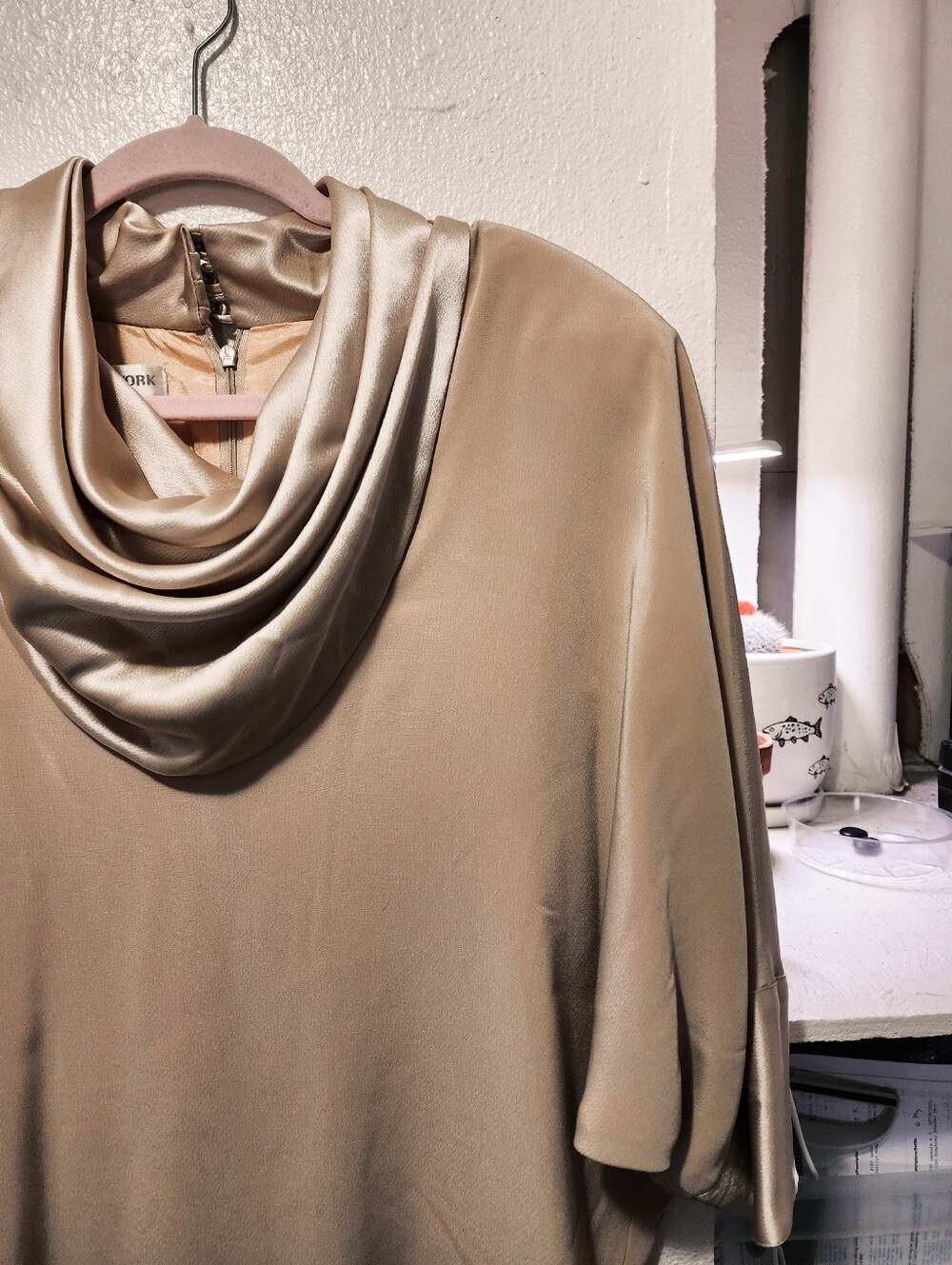 "JONES NEW YORK" WOMEN'S 80'S DRAPE COWL NECK MIDI EVENING DRESS - CHAMPAGNE/TAN - Picture 3 of 5
